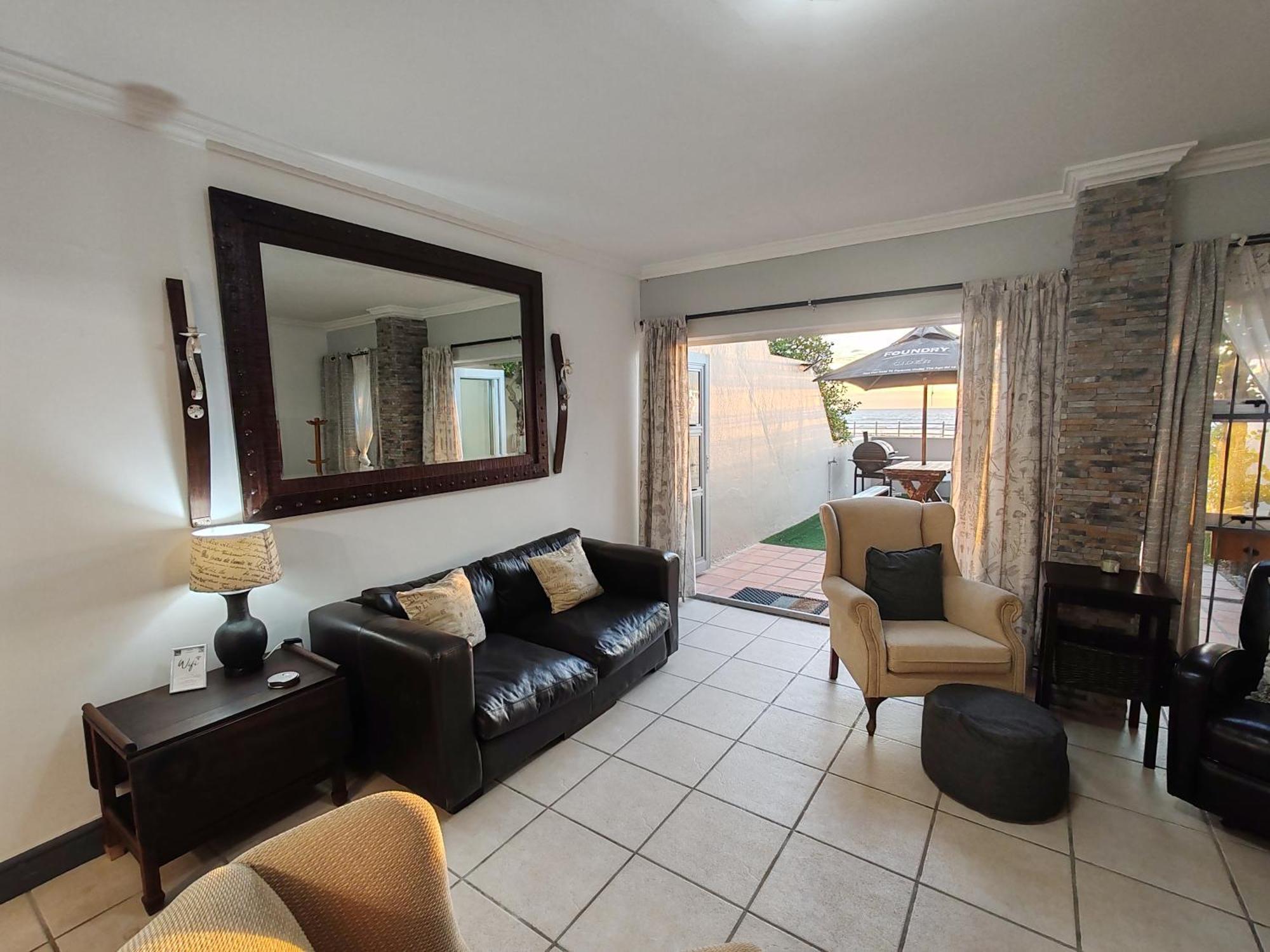 Apartment Beach, Sand, Table Mountain
