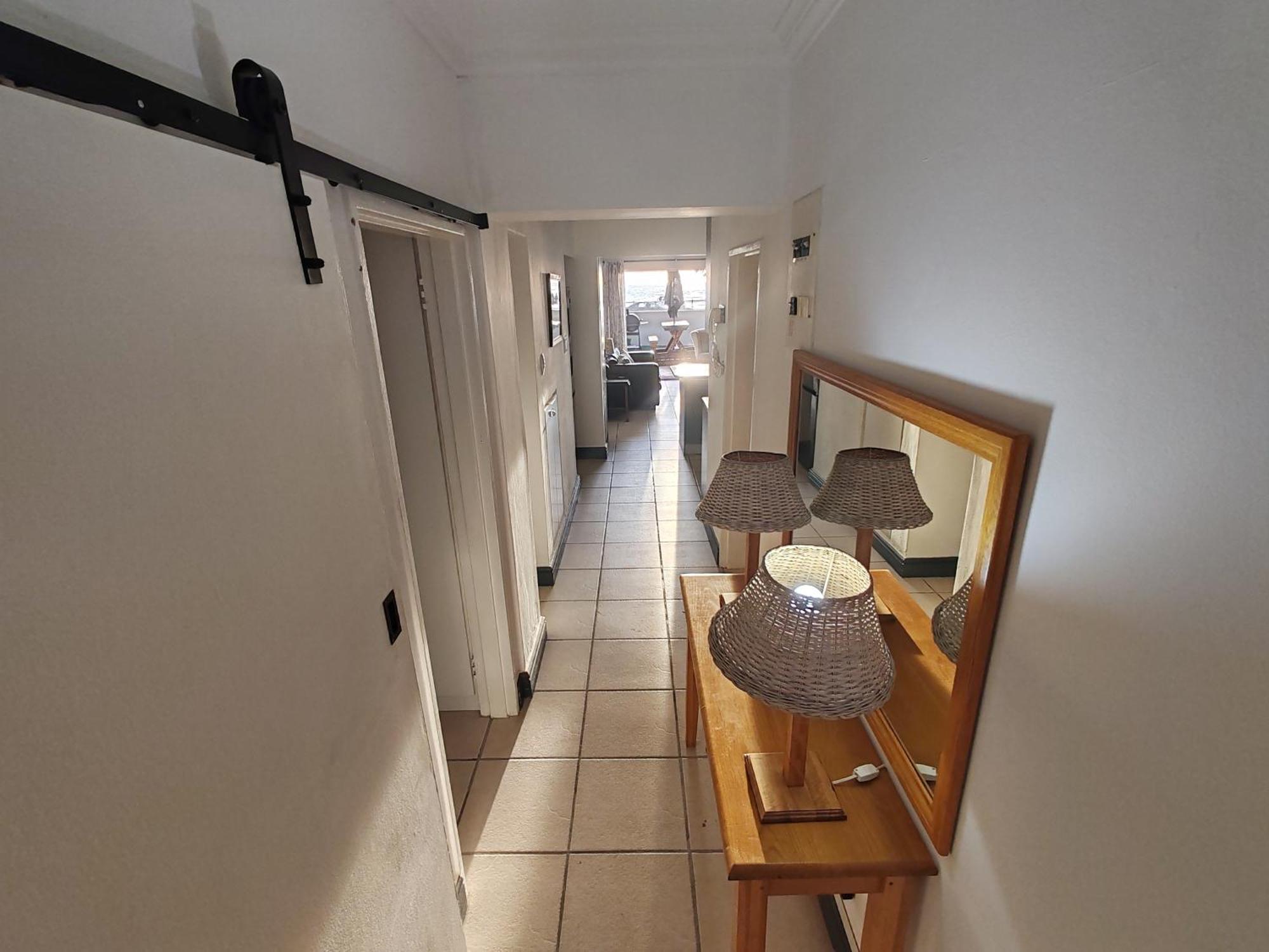 Beach, Sand, Table Mountain Apartment *