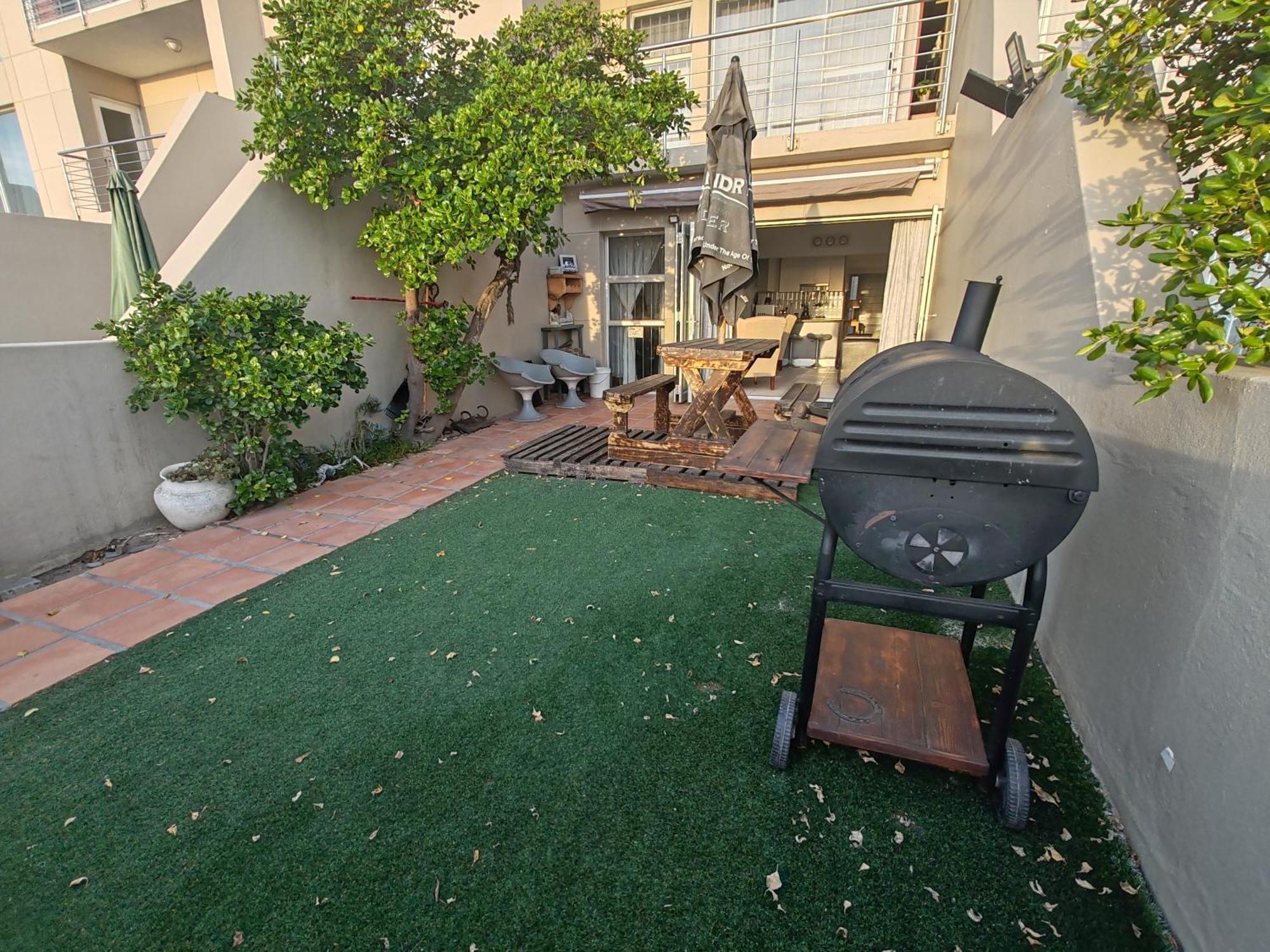 Beach, Sand, Table Mountain Apartment Cape Town